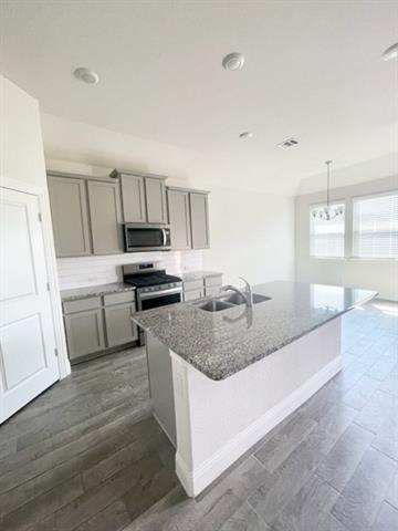 Building Photo - 11000 Glover Ln