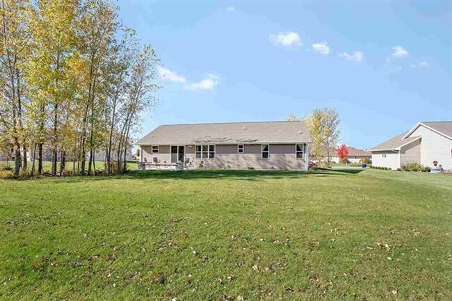 Building Photo - ***COMING SOON*** LAWNCARE INCLUDED! - 3 Bed 2 Bath Ranch Single Family Home