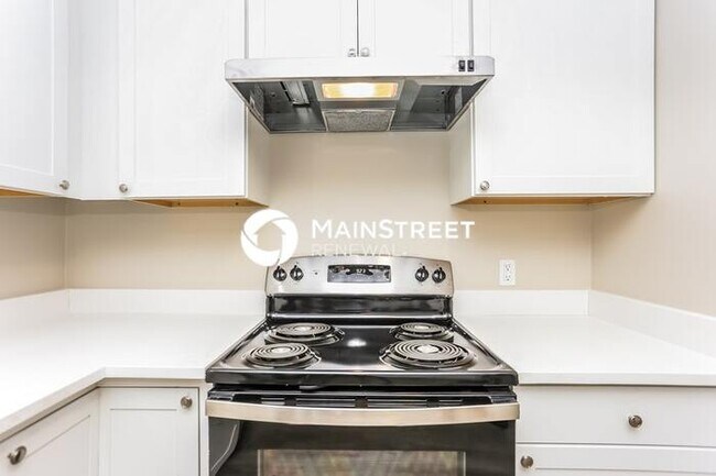 Building Photo - 3 Bedroom Pet-Friendly Home in STONE MOUNT...