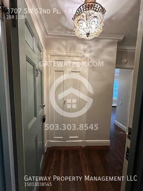 Building Photo - 3707 SW 52nd Pl