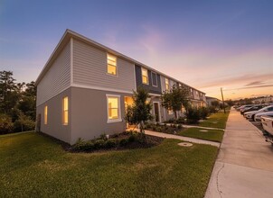 Building Photo - 3093 Skyline Lp