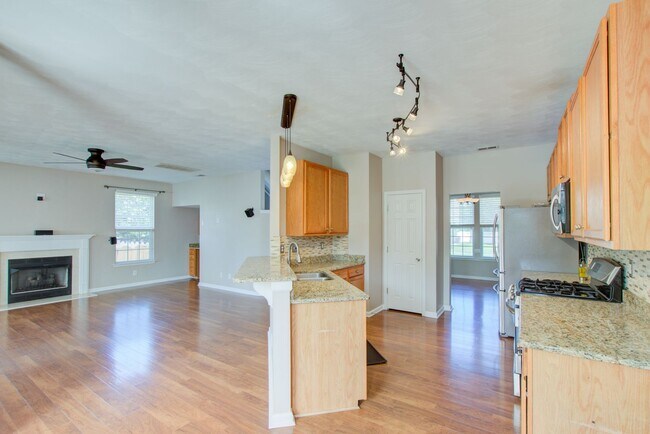 Building Photo - 2214 Angler Ln