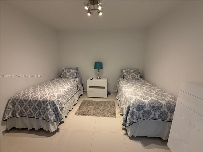 Building Photo - 400 Sunny Isles Blvd