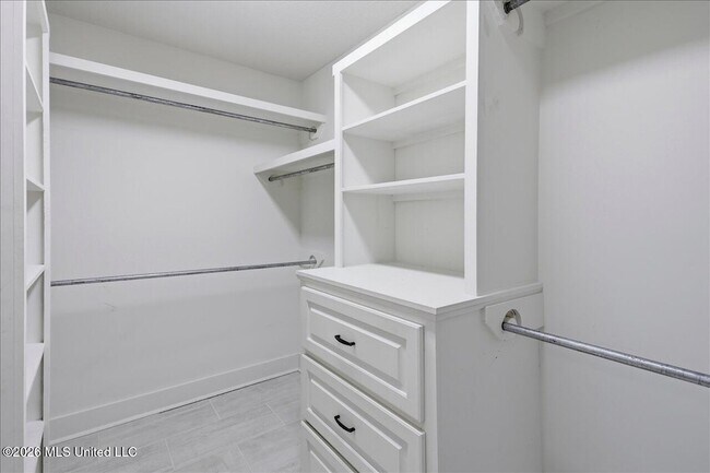 Building Photo - 117 McCree Dr