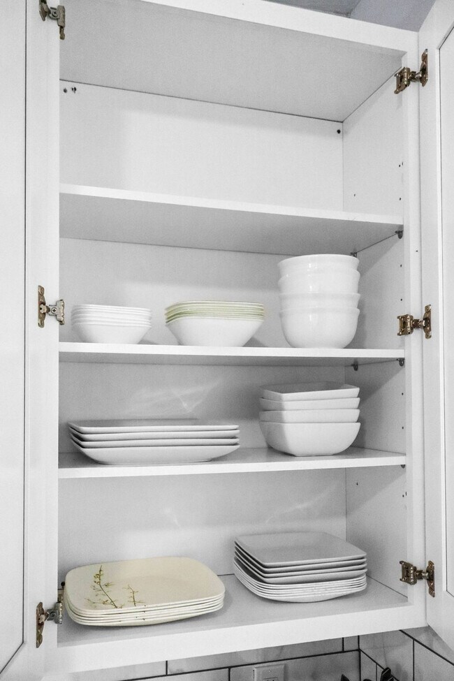 Building Photo - 3321 Charleston St