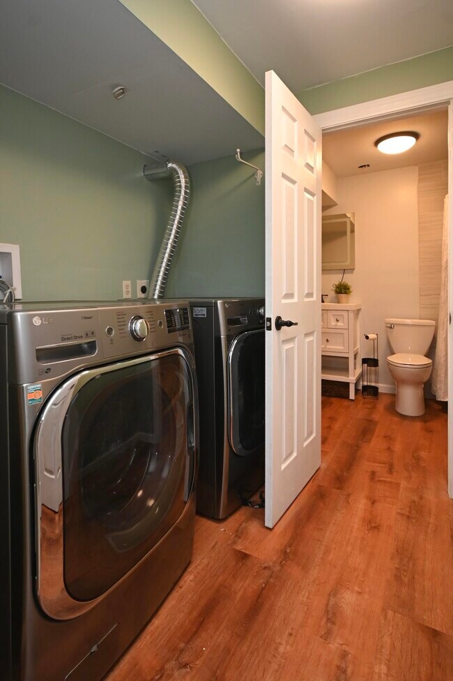 Building Photo - 5898 Ethan Dr