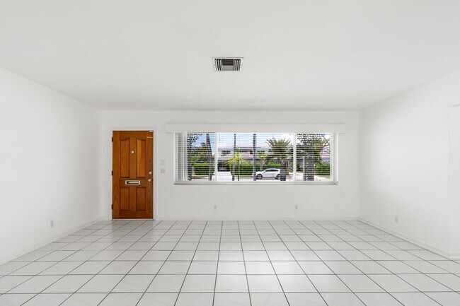 Building Photo - 360 Palmetto St