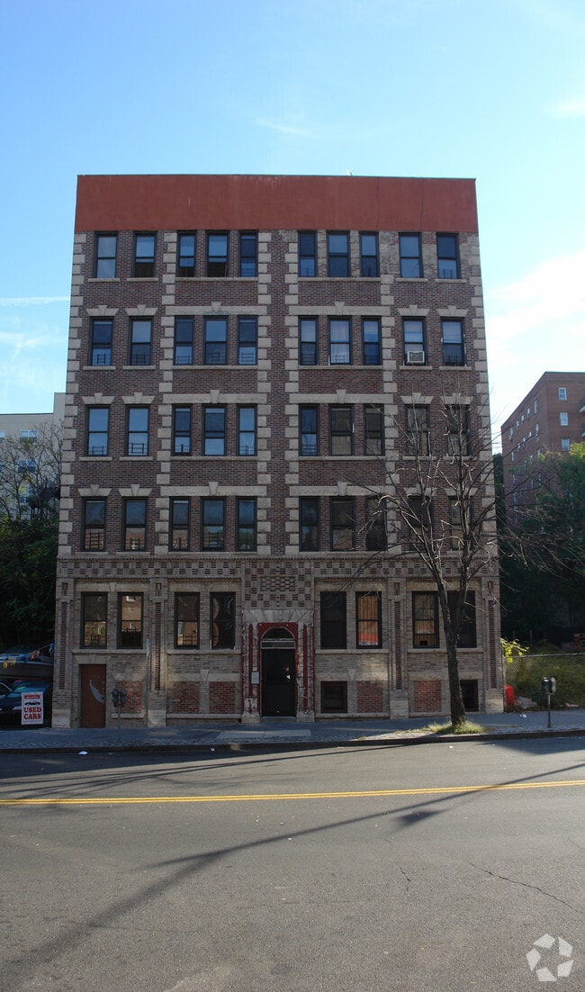 Primary Photo - 564 S Broadway