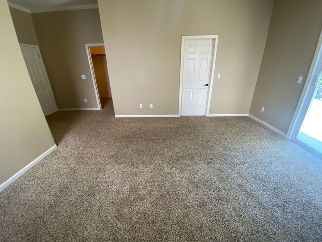 Building Photo - 4 bedroom in Paso Robles