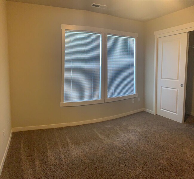 Building Photo - 28609 SW Villebois Dr N