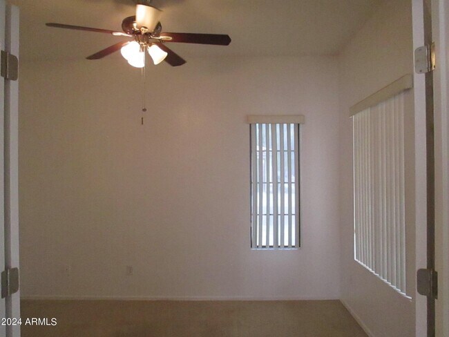 Building Photo - 2633 E Riviera Dr