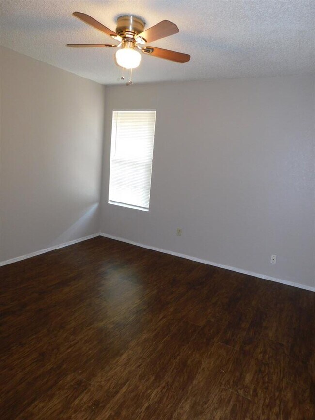 Building Photo - 2223 Katy Ln