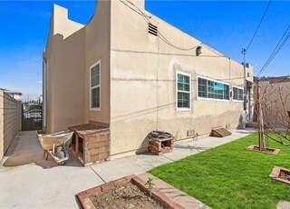 Building Photo - 909 N Olive St