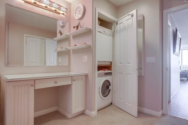 Building Photo - 190 Del Mar Shores Terrace