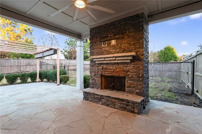 Building Photo - 3515 Knobcone Dr