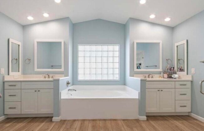 Building Photo - 23426 Alzira Cir