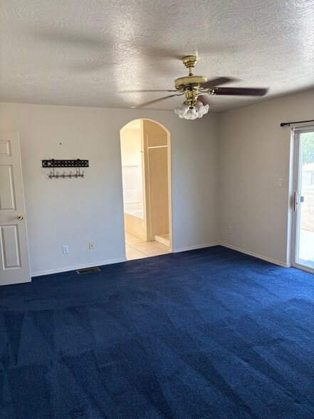 Building Photo - 37 Cruces Loop