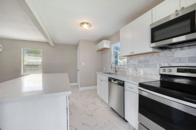 Building Photo - Richmond TX - Newly updated 2 bedroom, 1 bath "A-Frame" type house