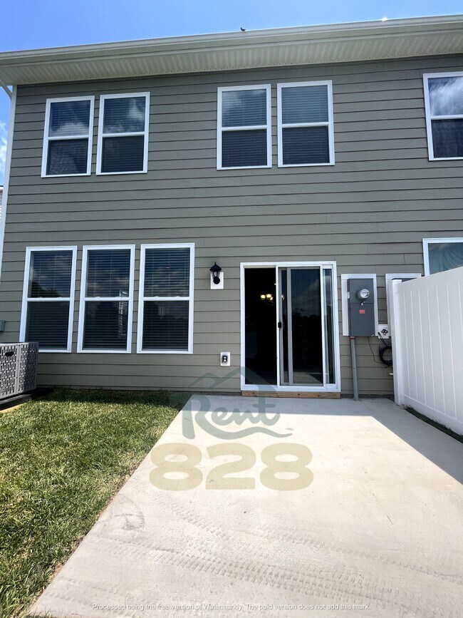Building Photo - 130 Creekview Rd