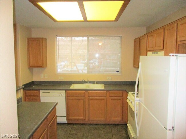 Building Photo - 833 Aspen Peak Loop