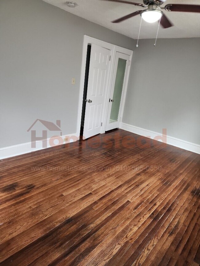 Building Photo - 5 BEDROOM HOME FOR RENT IN COLLINGDALE!
