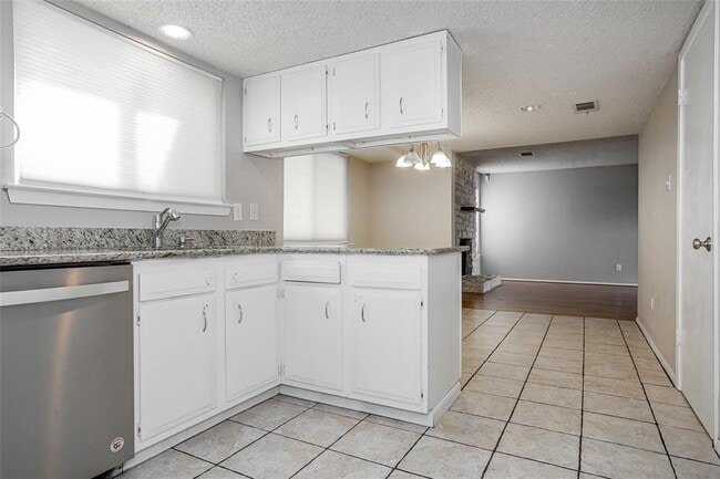 Building Photo - 3611 Gable Dr