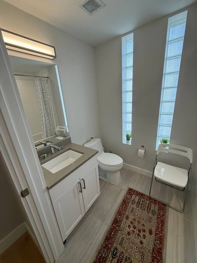 Building Photo - 1650 Commonwealth Ave