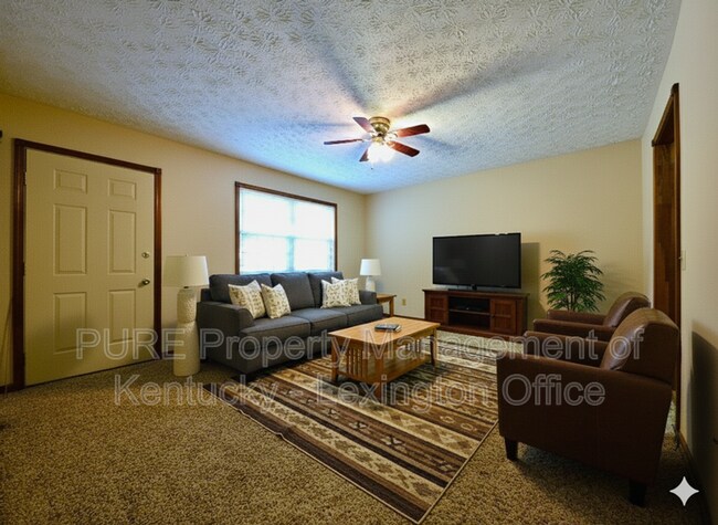 Building Photo - 366 Bonny Lynn Dr