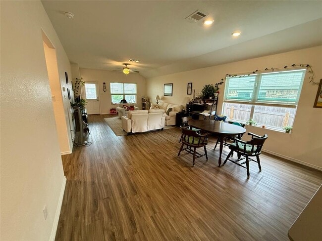 Building Photo - 5612 Bellissima Way