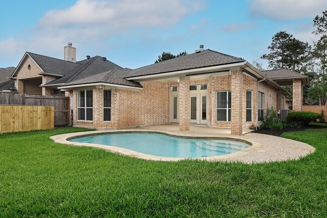 Building Photo - 15 Rockledge Dr