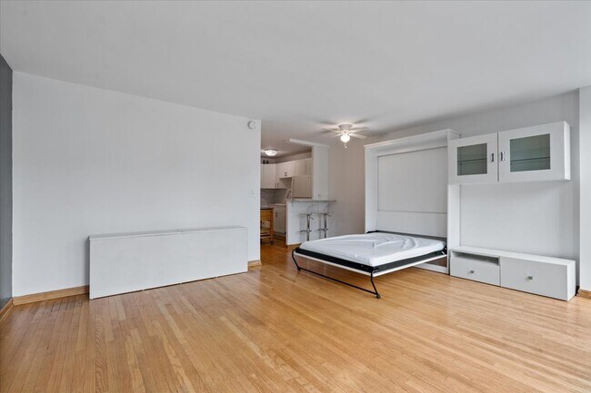 Building Photo - 1 E Scott St