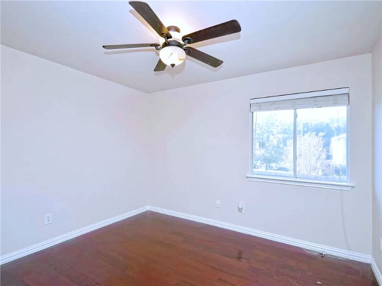 Building Photo - 1806 Wallin Loop