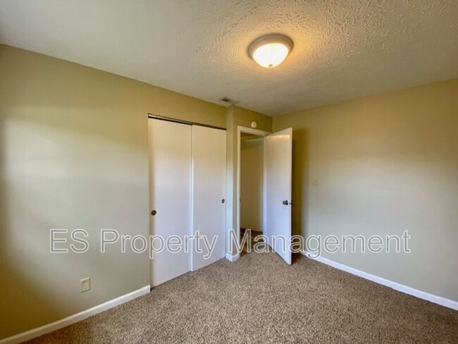 Building Photo - 6105 Epperson Dr