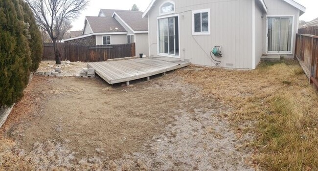 Building Photo - 2 Bed 2 bath 2 car garage Sierra Highlands...