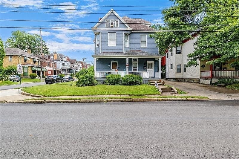 Front Street View - Door on the right side of the porch leads to unit #2 - 1960 Crafton Blvd
