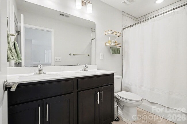 Building Photo - 4444 Fls Lk Dr S W