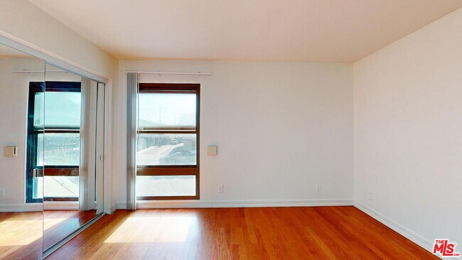 Building Photo - 7777 W 91st St