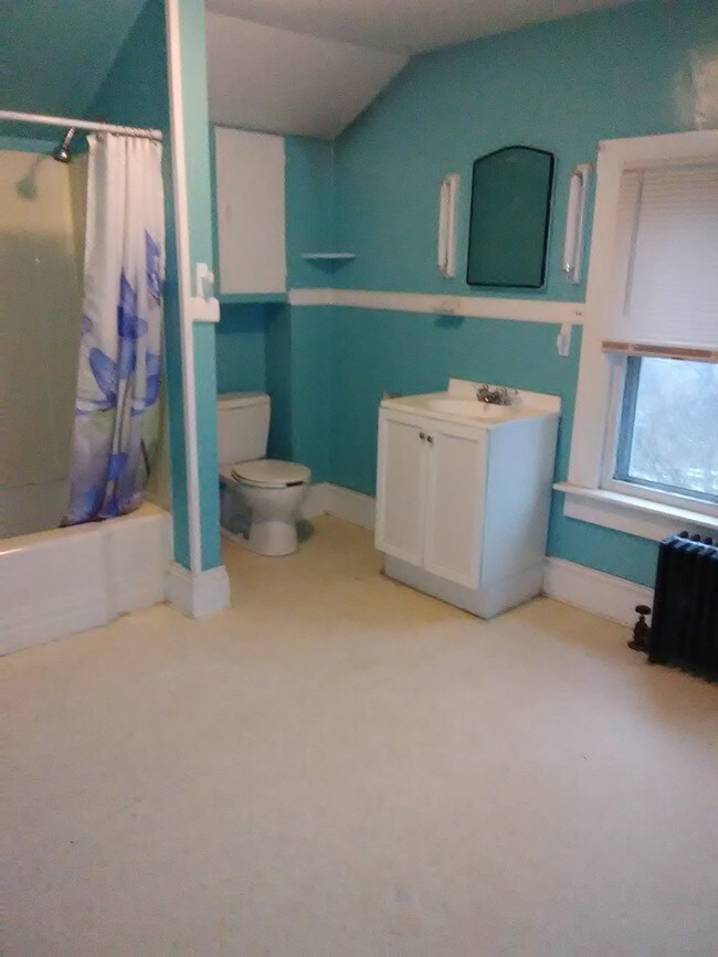 Primary Photo - 408 Huntington Rd