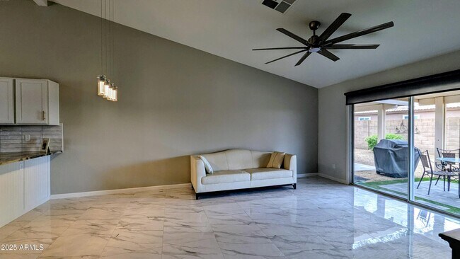 Building Photo - 10867 W Chino Dr