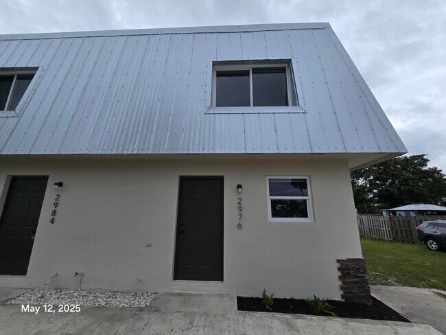 Primary Photo - 2976 SE Bonita St