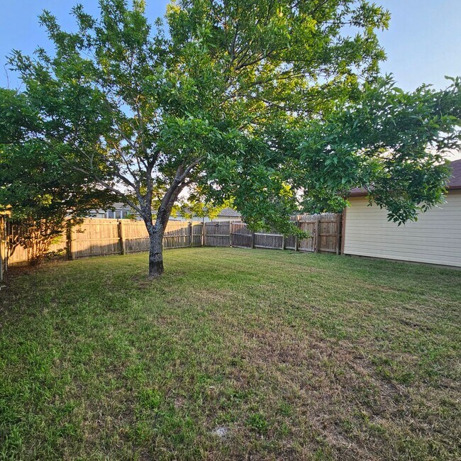 Building Photo - Wylie East Charmer