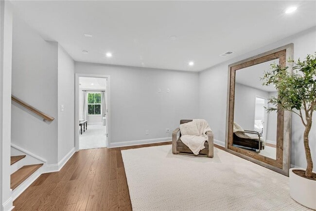 Building Photo - 400 Renwood Trl