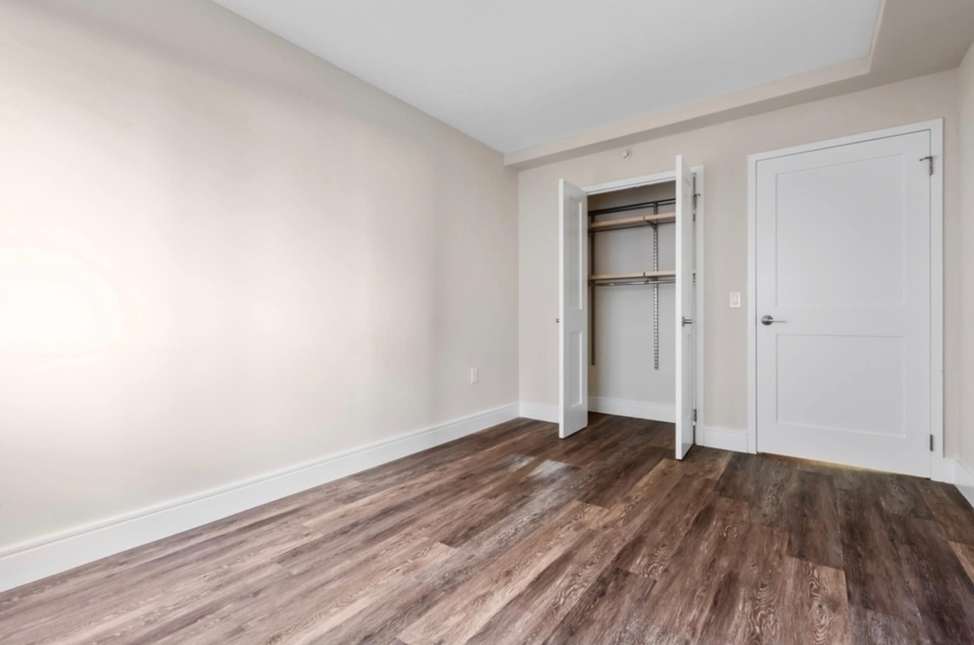 Building Photo - 123 E 47th St