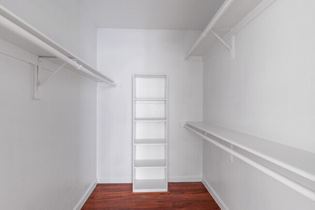 Building Photo - 12707 Bellaire Blvd