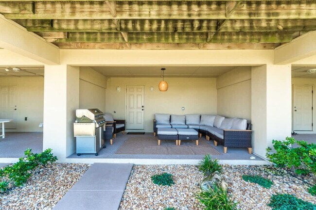 Building Photo - 2010 Ocean Front S