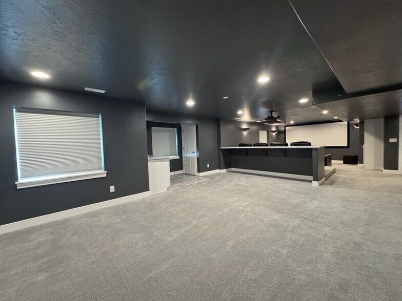 Building Photo - 3687 S Spinnaker Bay Dr