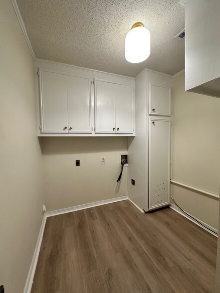 Laundry Room - 214 Margaret Ave