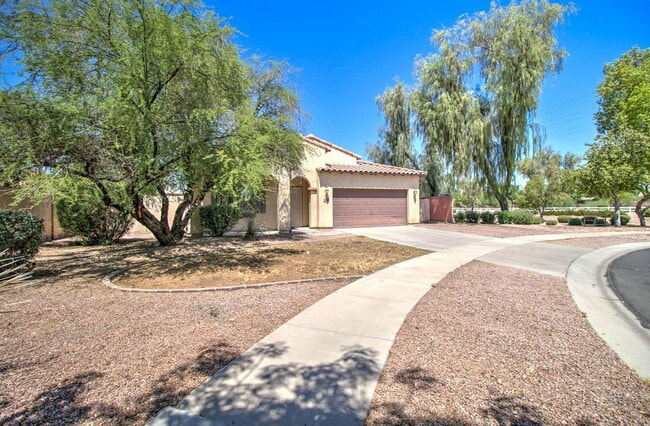 Building Photo - 4836 S Summit Ct