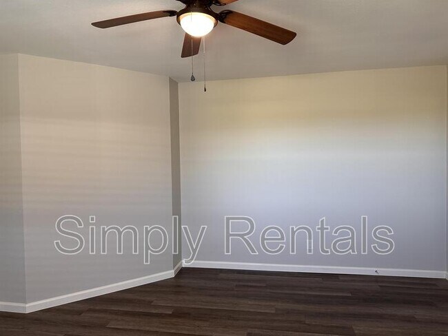 Building Photo - 11015 I-30 Frontage Rd