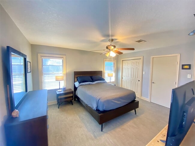 Building Photo - 1311 Milam Dr